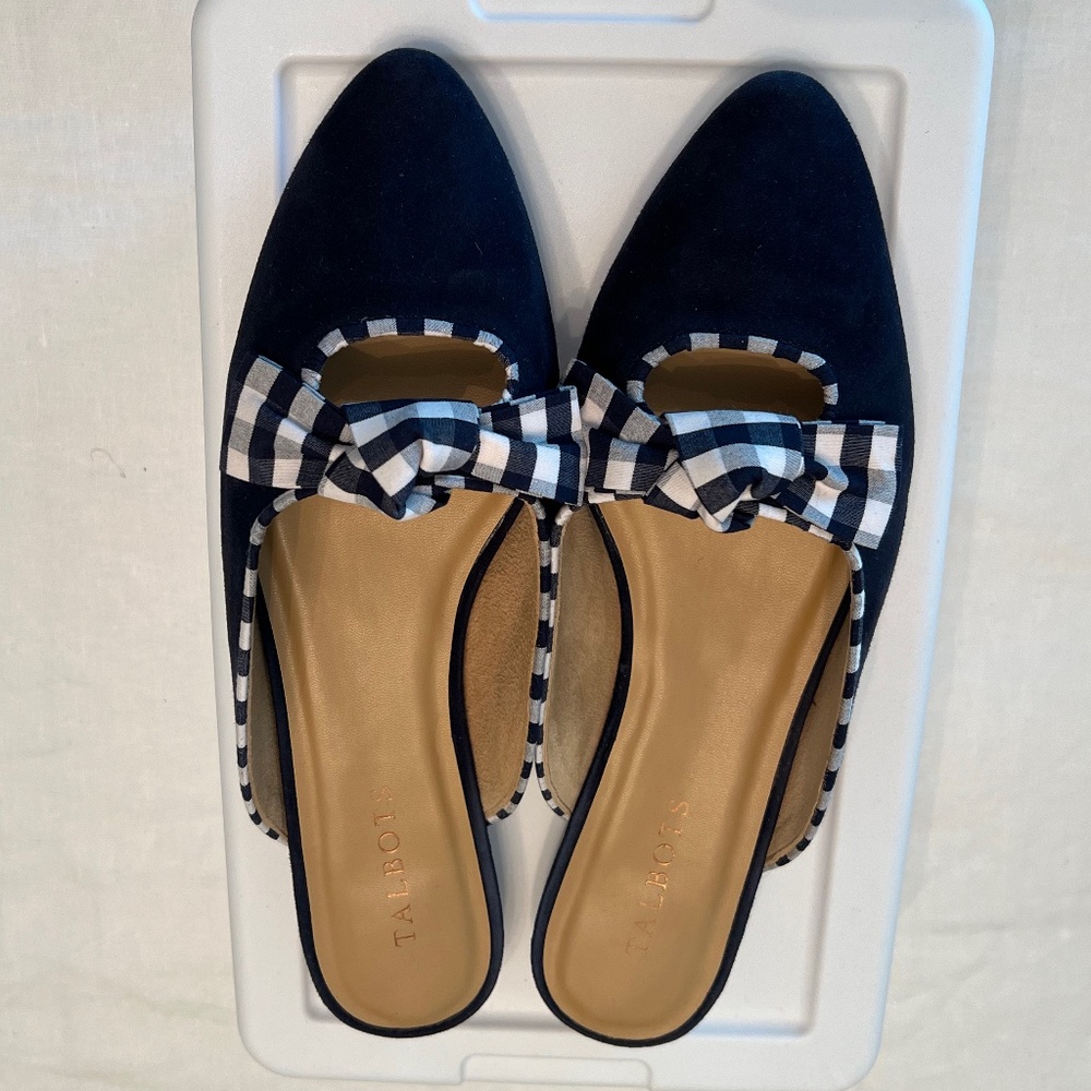 Talbots size 9.5 navy and gingham mule.